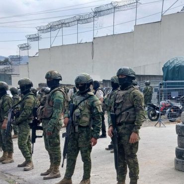 10-killed-in-ecuador-prison-riot-days-after-deadly-jailbreak